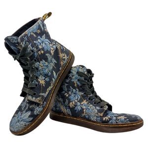 Dr. Martens Hackney Floral Canvas Boots Size Womens 6